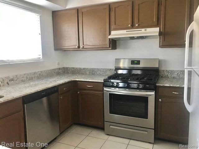 37147 Evergreen Drive, Sterling Heights, MI 48310