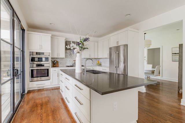 4236 Jamesborough Pl, Nashville, TN 37215