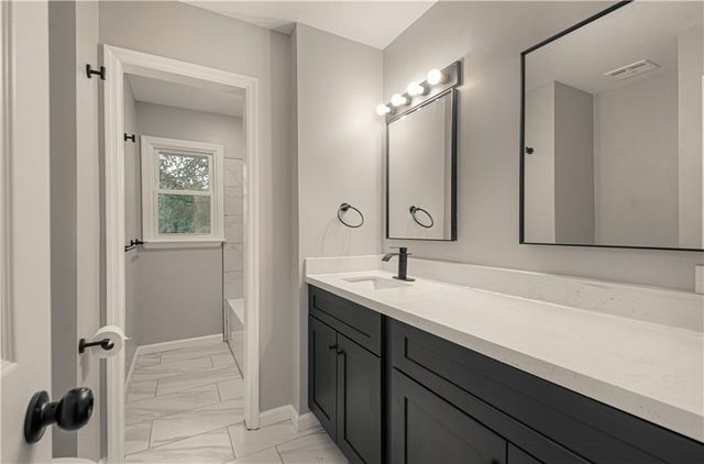 13747 Parker Avenue, Grandview, MO 64030