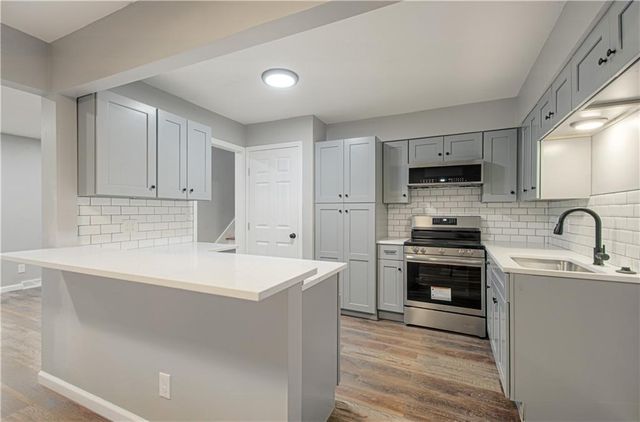 13747 Parker Avenue, Grandview, MO 64030