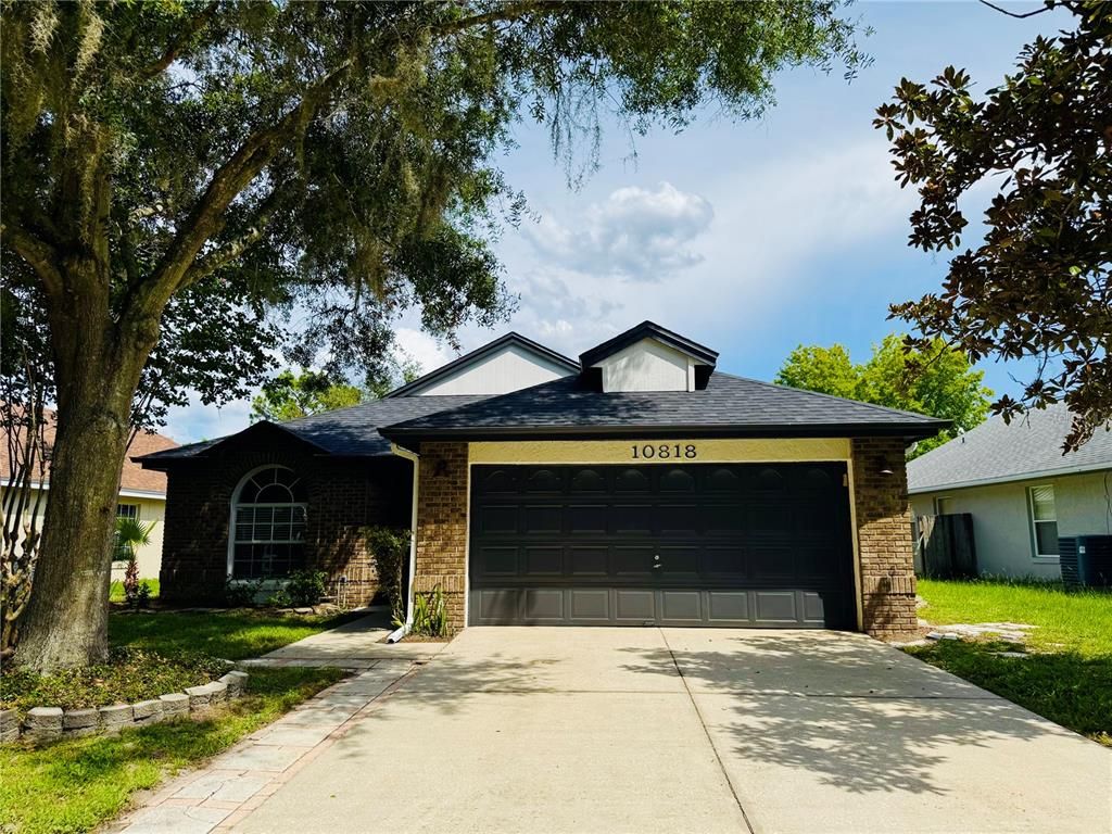 Image 2 of property listing at 10818 HARKWOOD BOULEVARD, Orlando, FL 32817