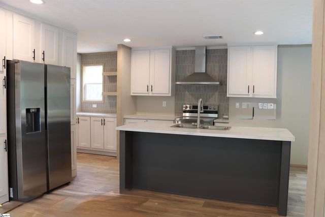 336 Burton Creekside Road, Waterloo, SC 29384