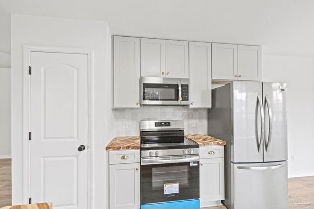 6555 Eagle Crest Dr, Milton, FL 32570