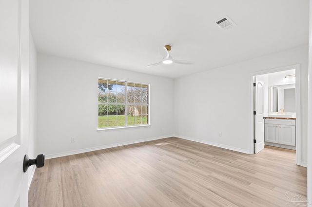 6555 Eagle Crest Dr, Milton, FL 32570