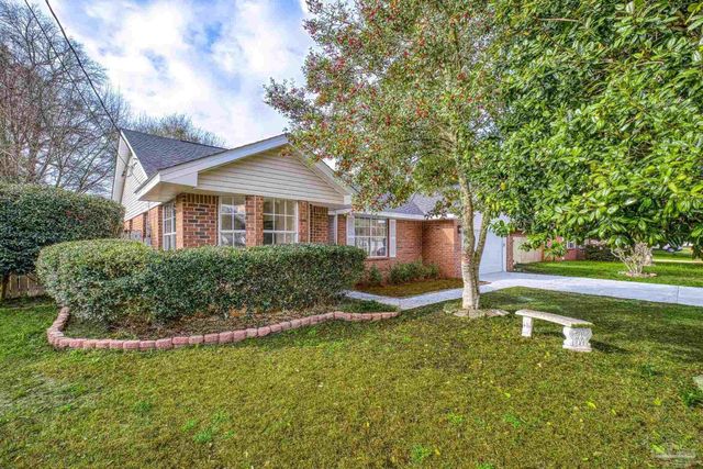 6555 Eagle Crest Dr, Milton, FL 32570