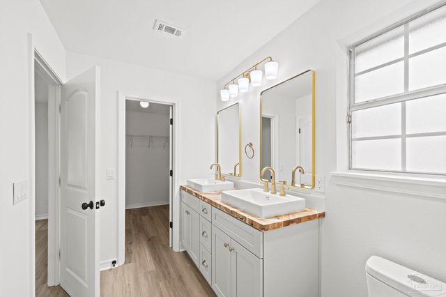 6555 Eagle Crest Dr, Milton, FL 32570