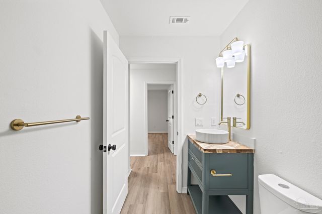 6555 Eagle Crest Dr, Milton, FL 32570