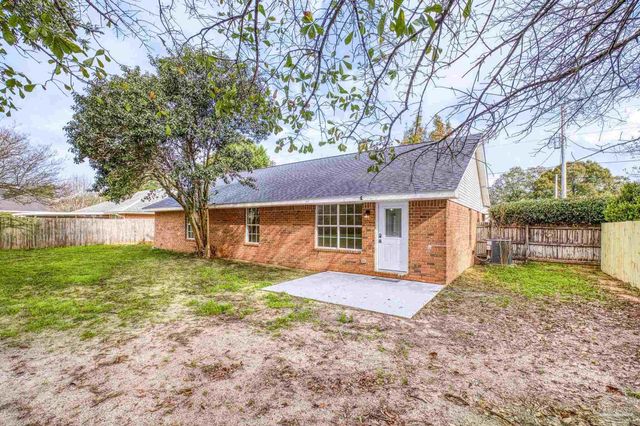 6555 Eagle Crest Dr, Milton, FL 32570