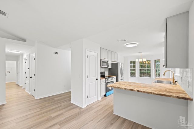 6555 Eagle Crest Dr, Milton, FL 32570