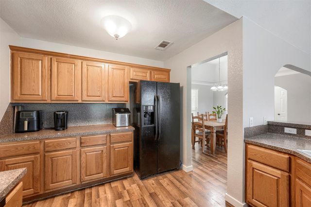1105 2nd ST, Jarrell, TX 76537