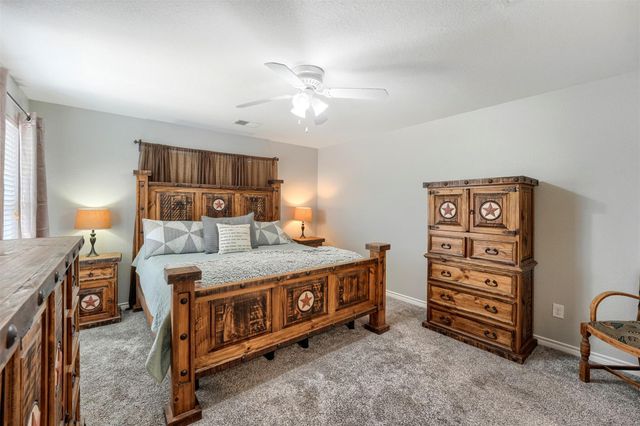 1105 2nd ST, Jarrell, TX 76537