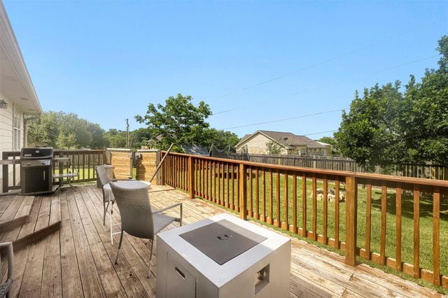 1105 2nd ST, Jarrell, TX 76537