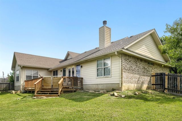 1105 2nd ST, Jarrell, TX 76537