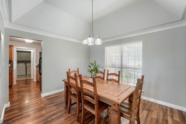 1105 2nd ST, Jarrell, TX 76537