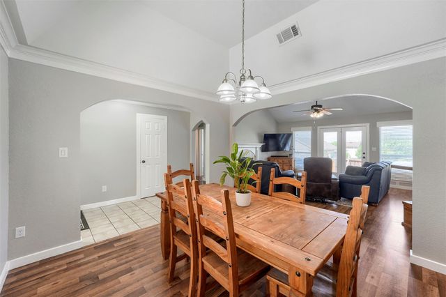 1105 2nd ST, Jarrell, TX 76537