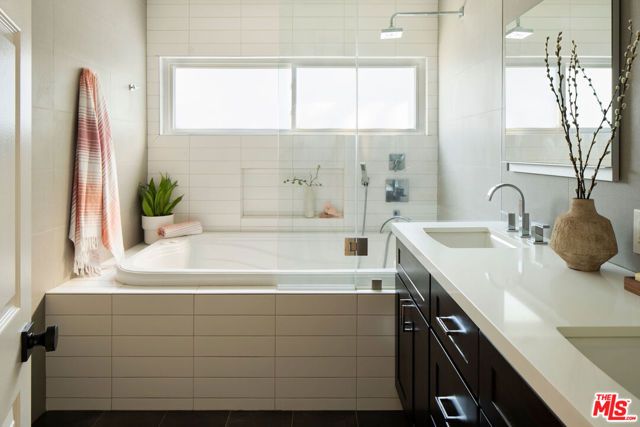 4725 Cedros Avenue, Sherman Oaks, CA 91403