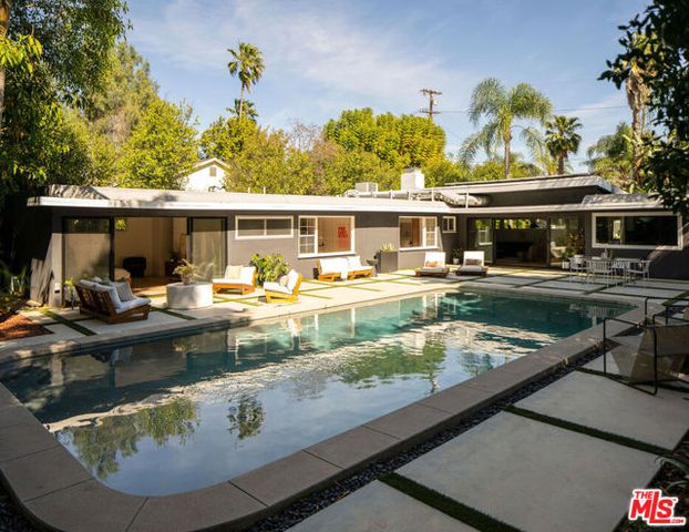 4725 Cedros Avenue, Sherman Oaks, CA 91403