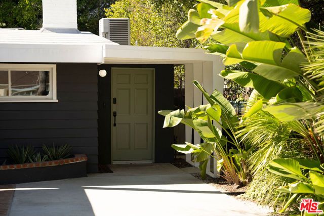 4725 Cedros Avenue, Sherman Oaks, CA 91403