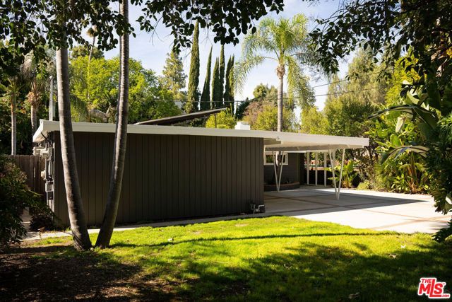 4725 Cedros Avenue, Sherman Oaks, CA 91403