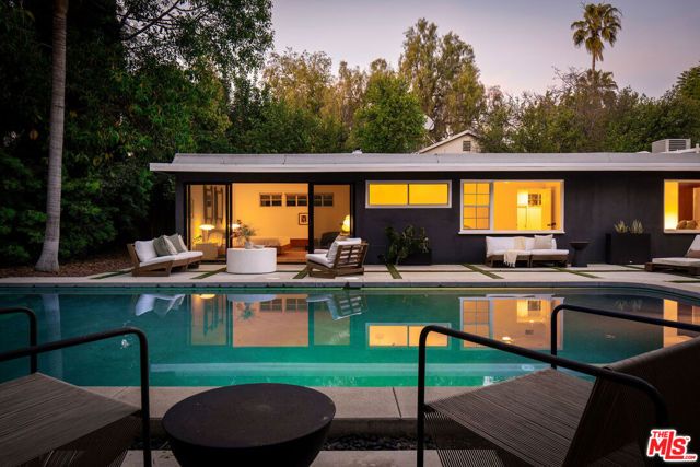 4725 Cedros Avenue, Sherman Oaks, CA 91403