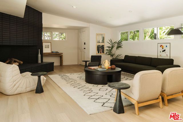 4725 Cedros Avenue, Sherman Oaks, CA 91403