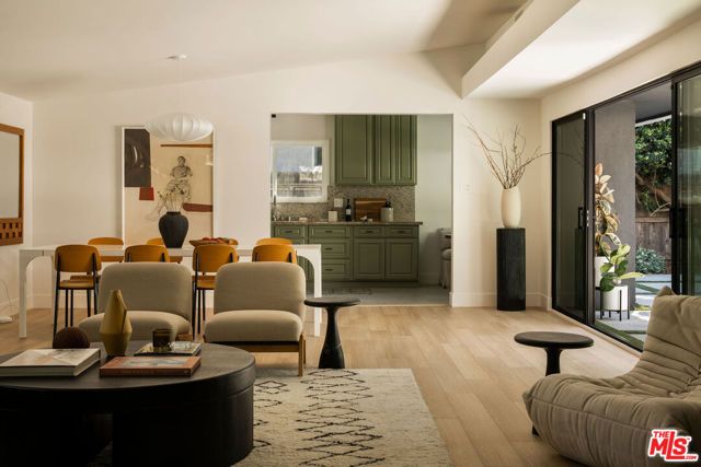 4725 Cedros Avenue, Sherman Oaks, CA 91403