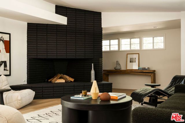 4725 Cedros Avenue, Sherman Oaks, CA 91403