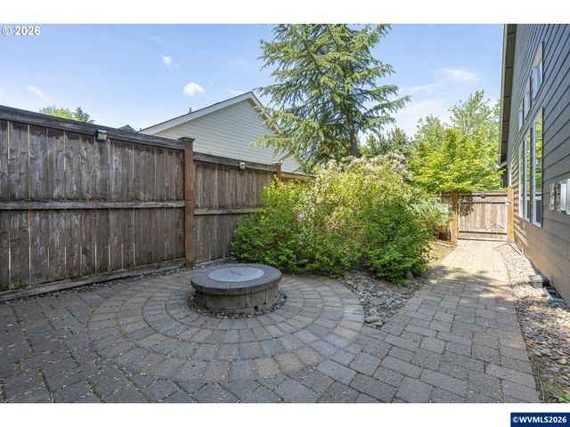 1902 NE Lucy Belle St, Mcminnville, OR 97128