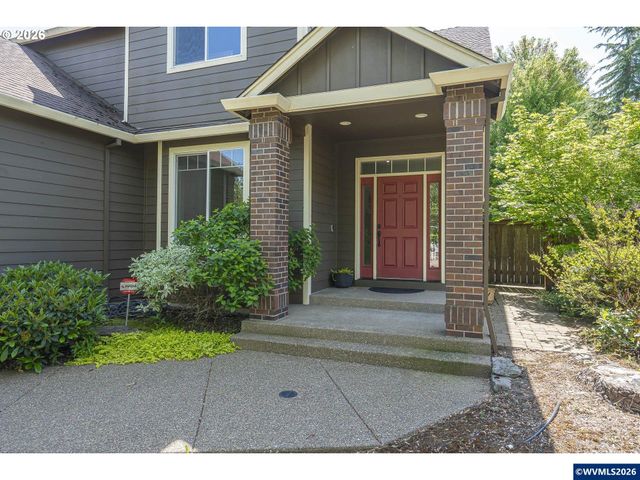 1902 NE Lucy Belle St, Mcminnville, OR 97128