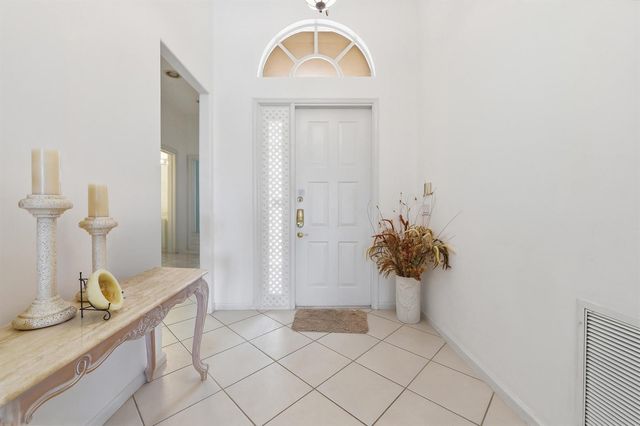 7229 Cataluna Circle, Delray Beach, FL 33446