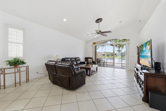 7229 Cataluna Circle, Delray Beach, FL 33446