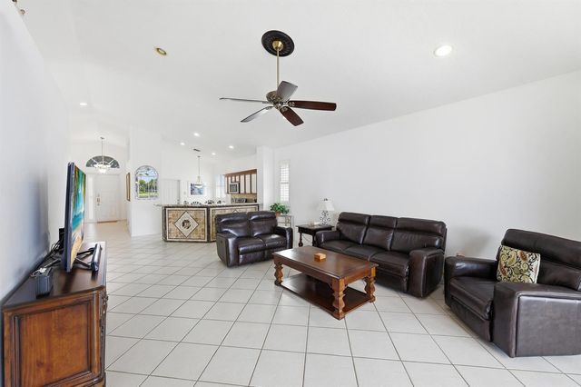 7229 Cataluna Circle, Delray Beach, FL 33446