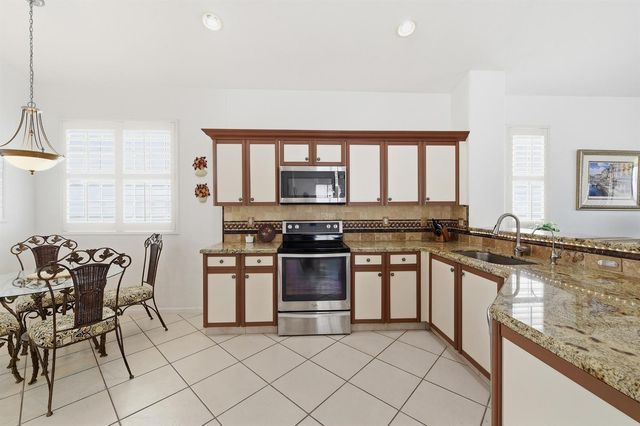7229 Cataluna Circle, Delray Beach, FL 33446