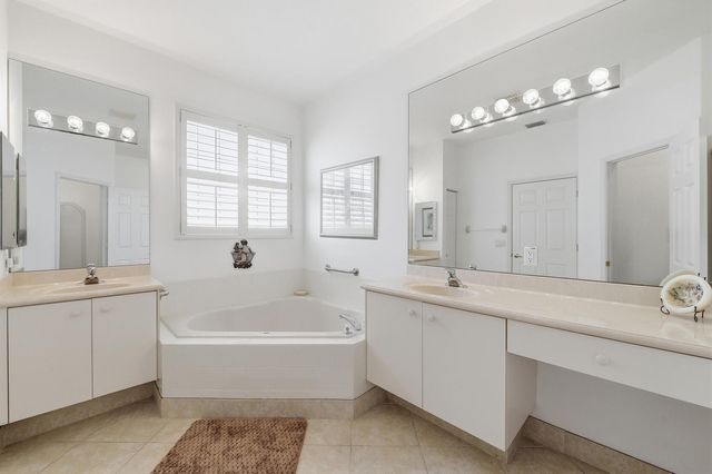 7229 Cataluna Circle, Delray Beach, FL 33446