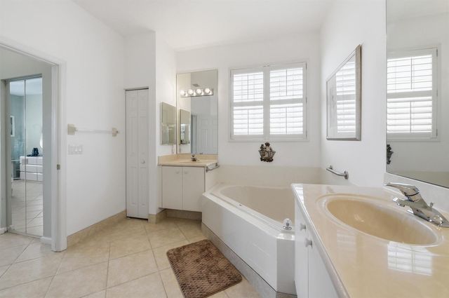 7229 Cataluna Circle, Delray Beach, FL 33446