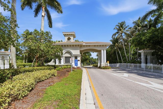 7229 Cataluna Circle, Delray Beach, FL 33446