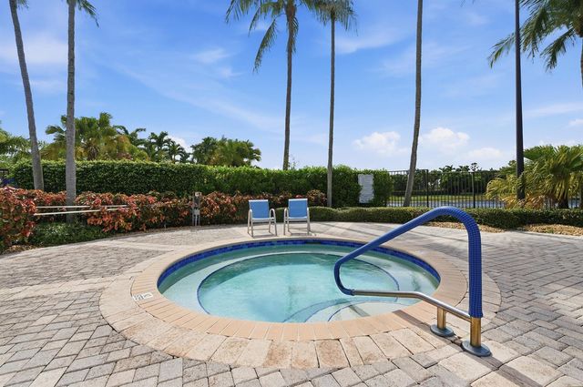 7229 Cataluna Circle, Delray Beach, FL 33446