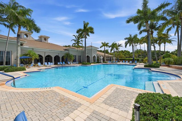 7229 Cataluna Circle, Delray Beach, FL 33446