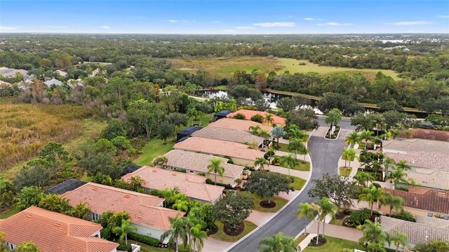 7423 WEXFORD COURT, Lakewood Ranch, FL 34202