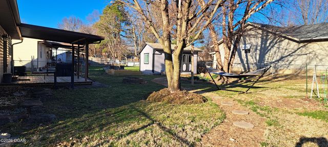 753 W Wickersham Drive, Webb City, MO 64870