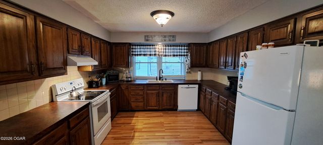 753 W Wickersham Drive, Webb City, MO 64870