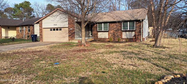 753 W Wickersham Drive, Webb City, MO 64870