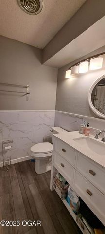 753 W Wickersham Drive, Webb City, MO 64870