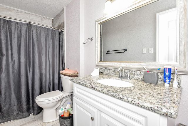 57 E Candlewood, Lake Jackson, TX 77566