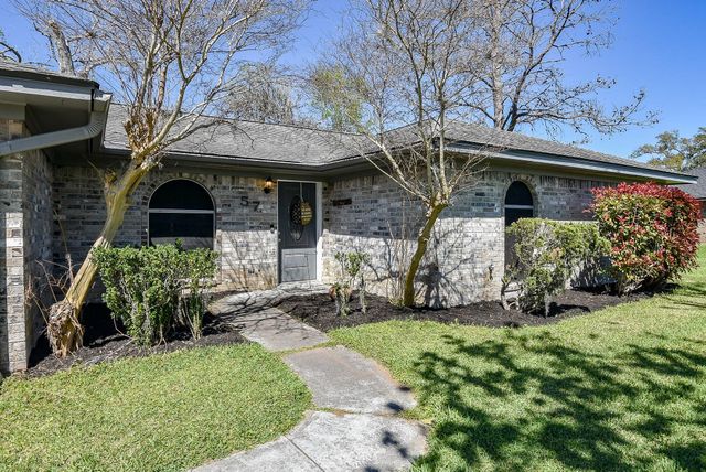 57 E Candlewood, Lake Jackson, TX 77566