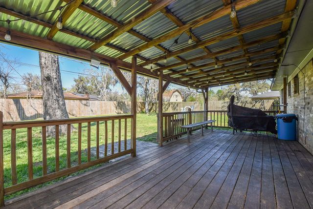 57 E Candlewood, Lake Jackson, TX 77566