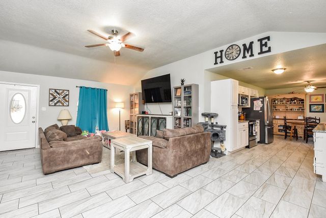 57 E Candlewood, Lake Jackson, TX 77566