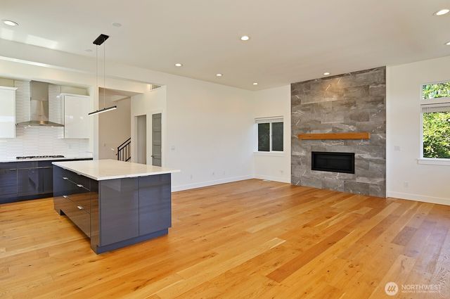 5426 31st Avenue S, Seattle, WA 98108