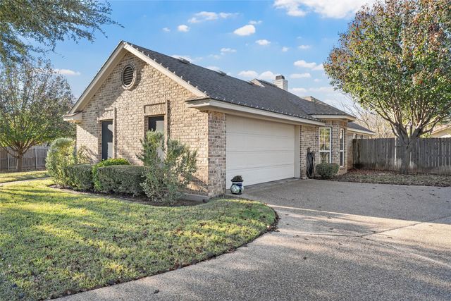 142 Phillip Circle, Hewitt, TX 76643