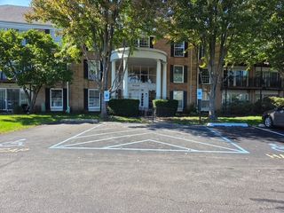 5100 CARRIAGEWAY Drive 109, Rolling Meadows, IL 60008